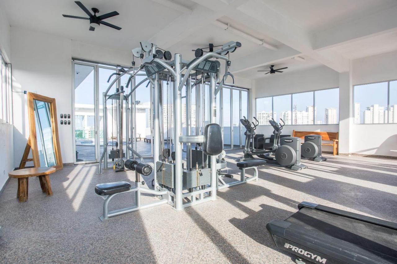 Capital O Cancun Ocean View, Cancun Exterior photo The gym at the hotel